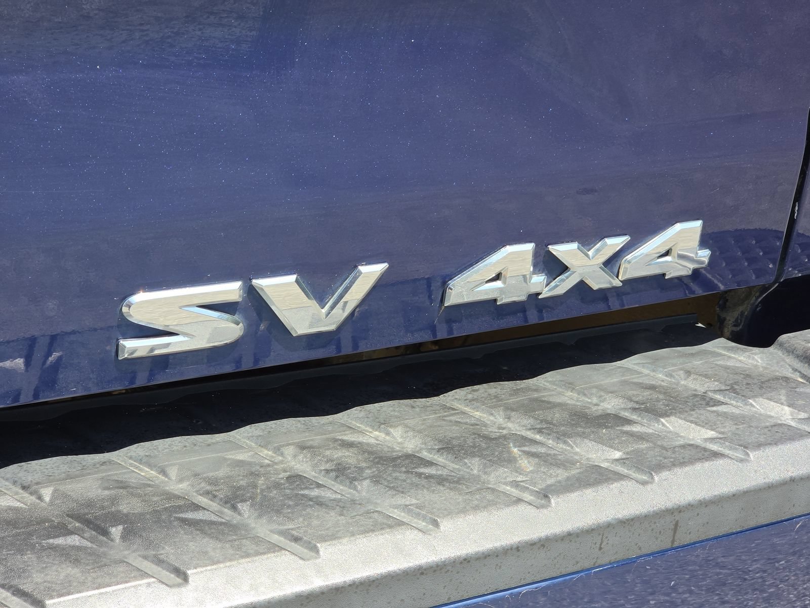 Used 2017 Nissan Titan SV AWD/4WD image 5