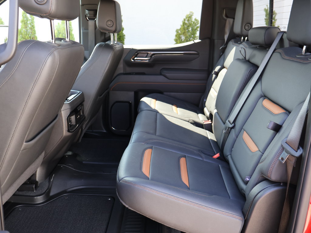 Certified 2025 GMC Sierra 1500 AT4 w/ AT4 Premium Package AWD/4WD image 8