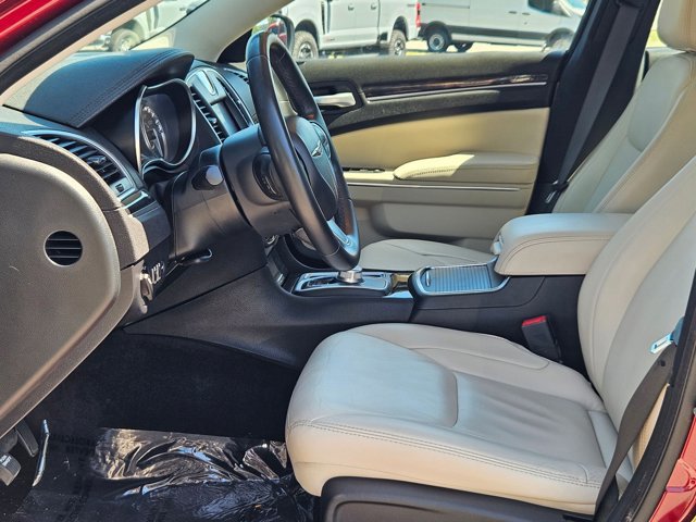 Used 2017 Chrysler 300 Limited image 15