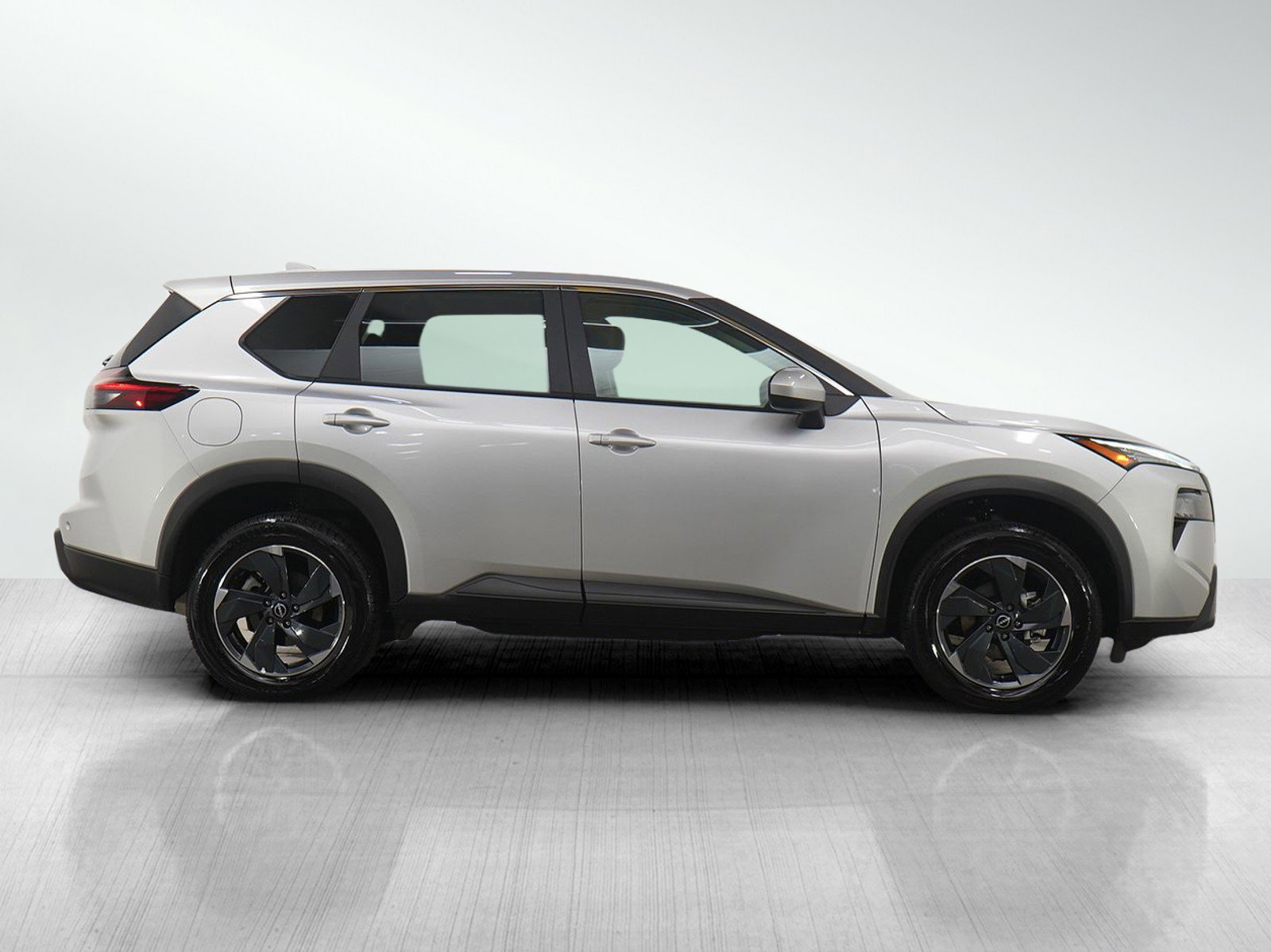 Used 2025 Nissan Rogue SV AWD/4WD image 7
