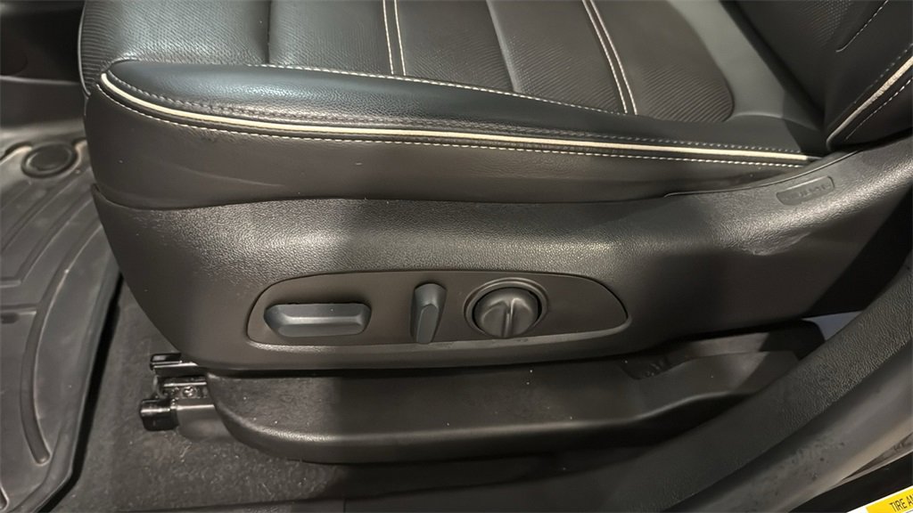 Used 2023 GMC Acadia Denali w/ Black Diamond Edition image 26