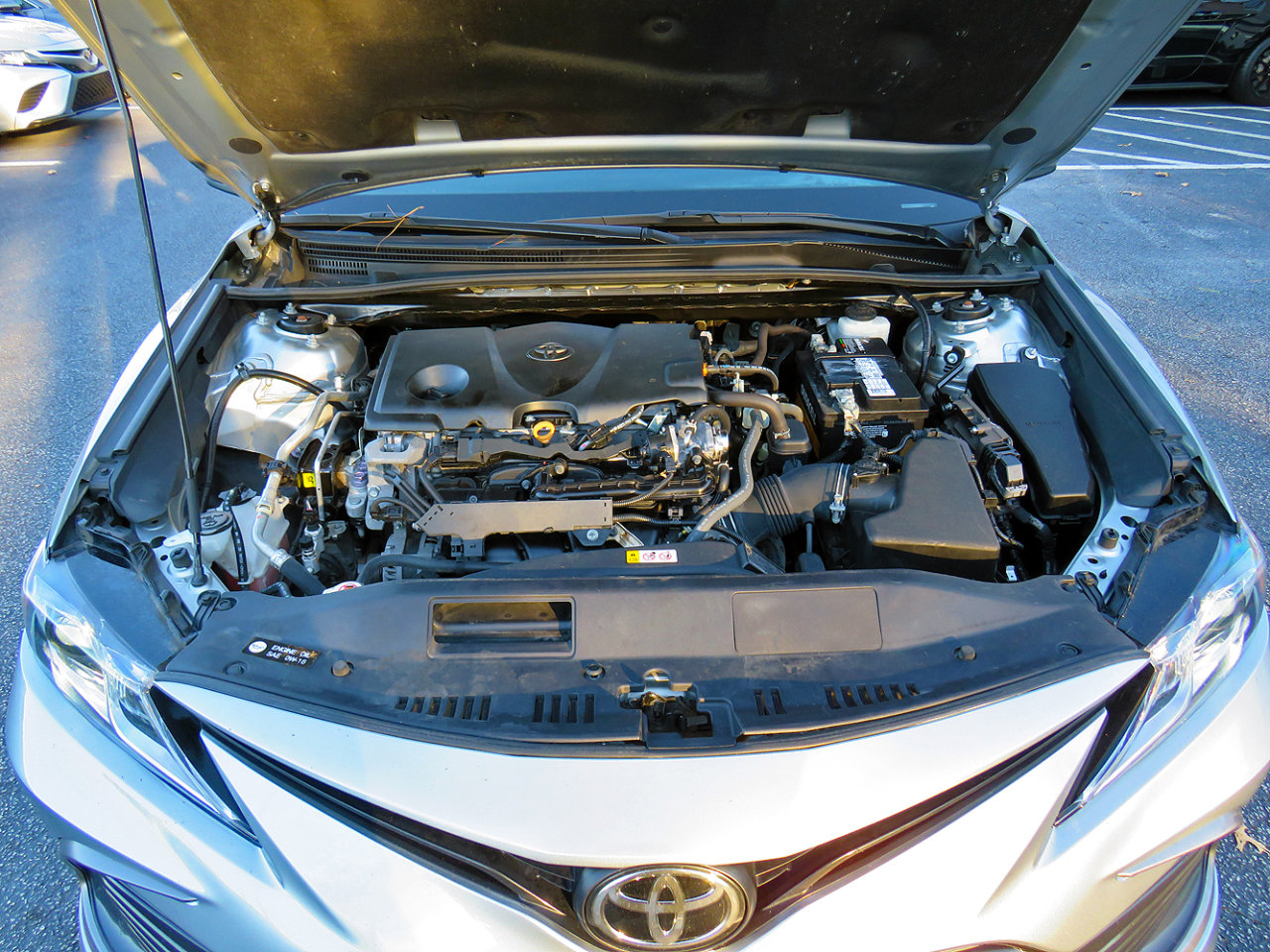 Used 2021 Toyota Camry LE image 33