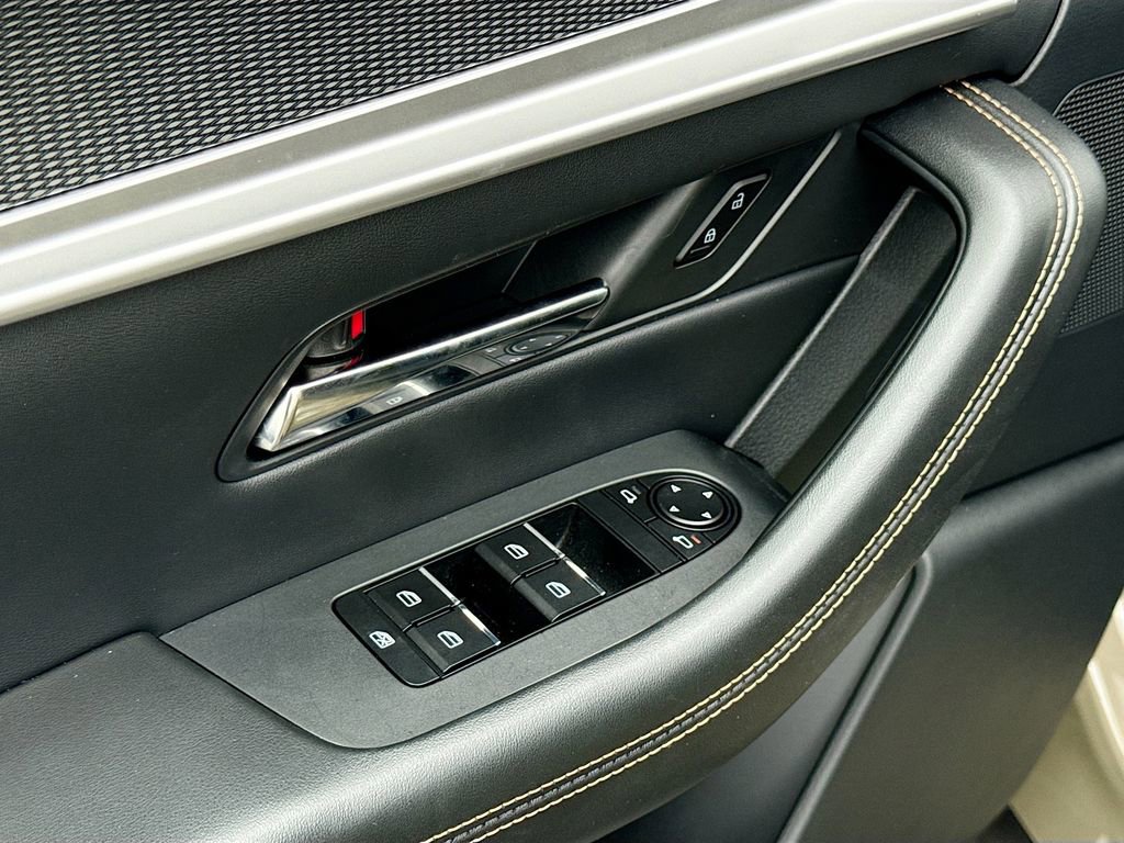 Certified 2025 MAZDA CX-70 Plug-In Hybrid w/ Premium Pkg image 21