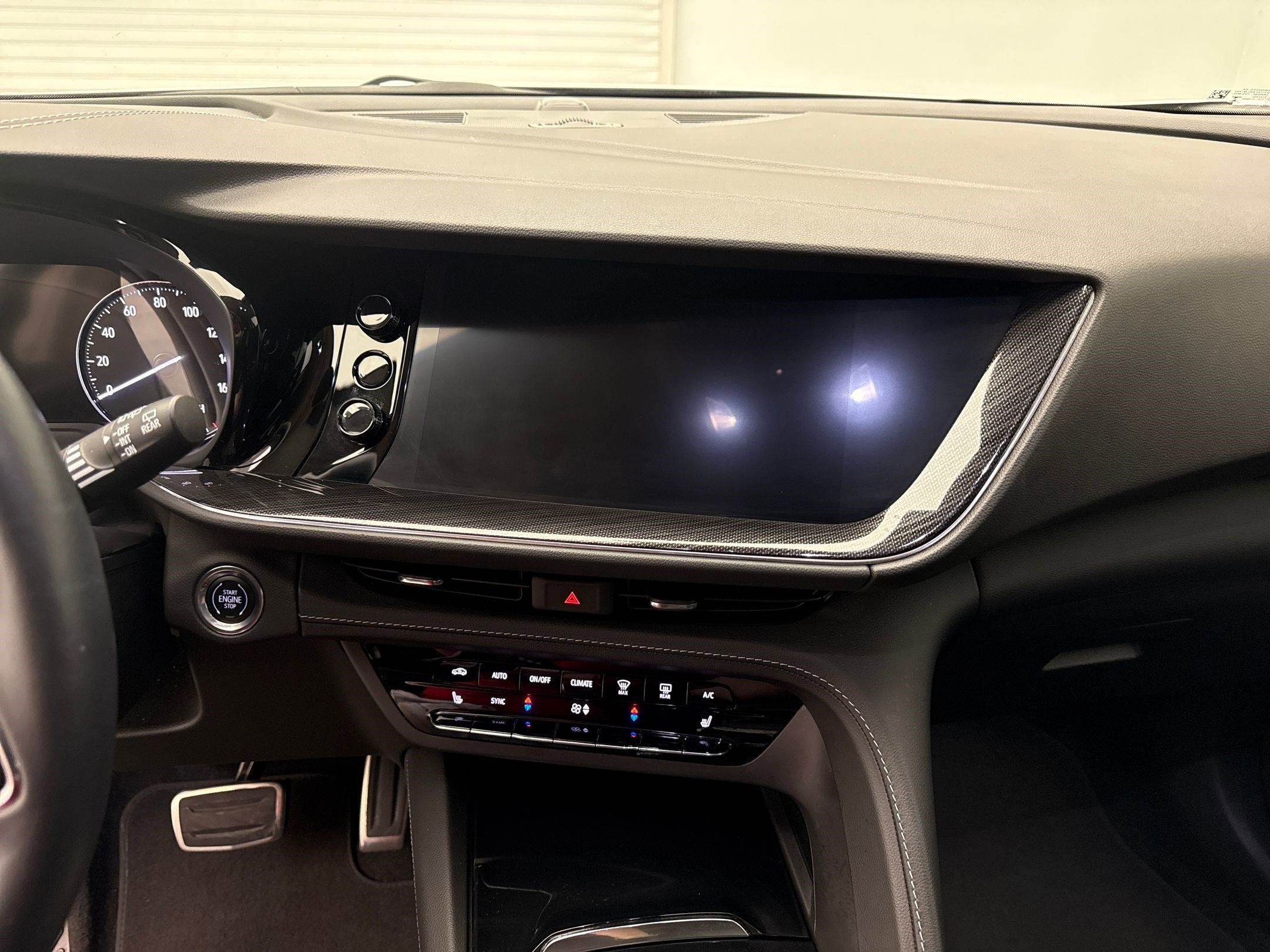 Certified 2022 Buick Envision Essence w/ Sport Touring Package image 32