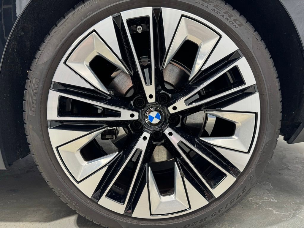 Certified 2025 BMW 530i xDrive w/ Premium Package image 12