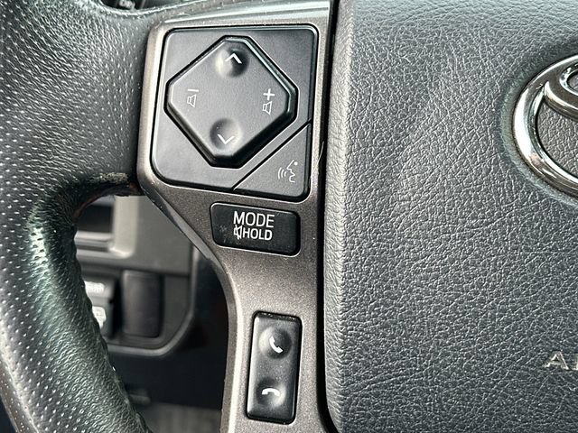 Used 2017 Toyota Tacoma TRD Sport w/ Tow Package (A/T) AWD/4WD image 21