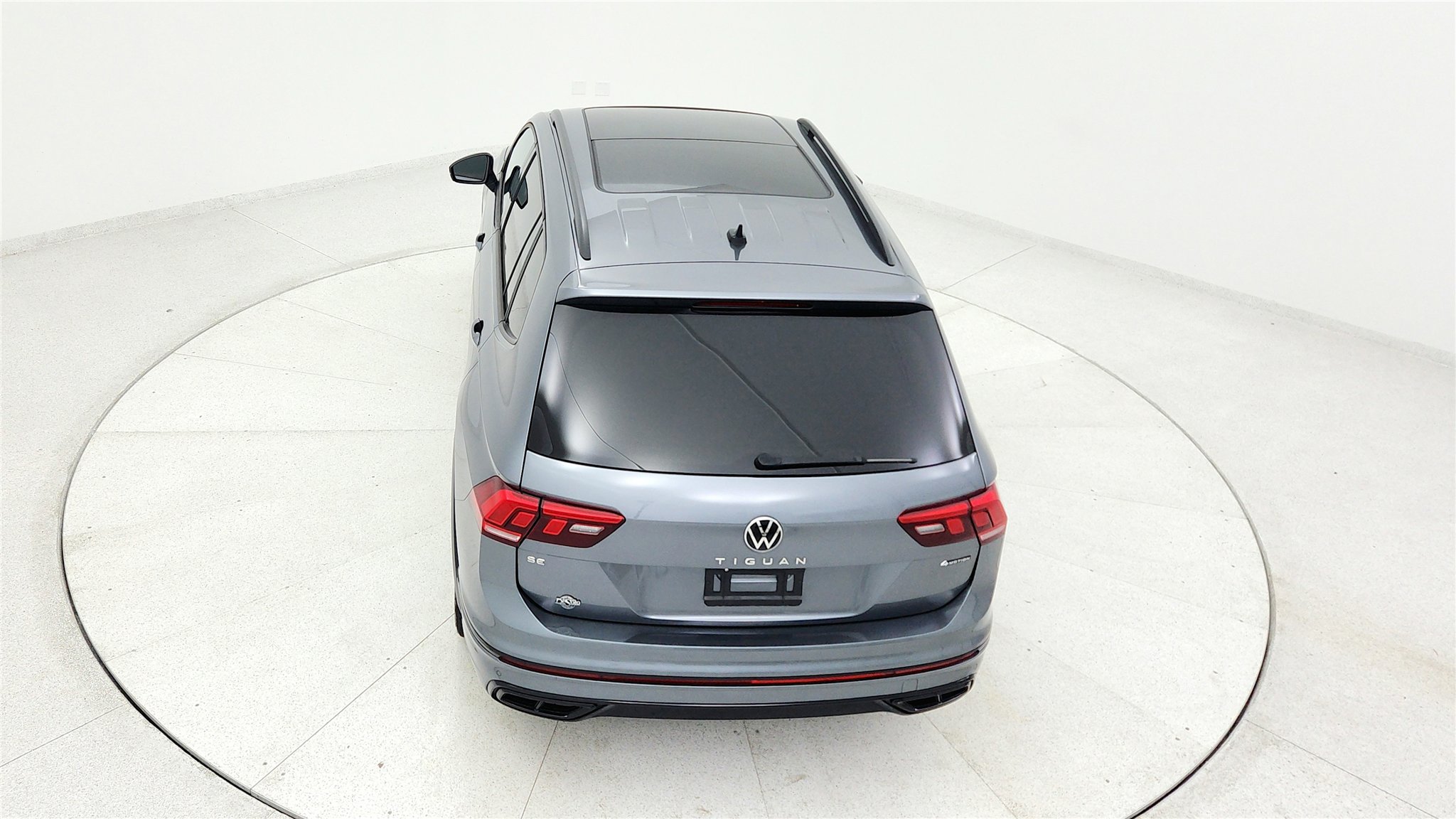 Used 2023 Volkswagen Tiguan SE R-Line image 15