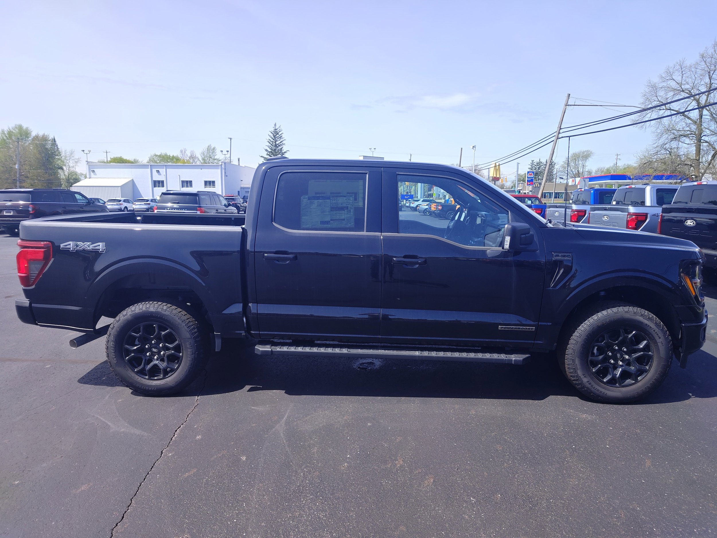 New 2025 Ford F150 XLT w/ Equipment Group 302A MID