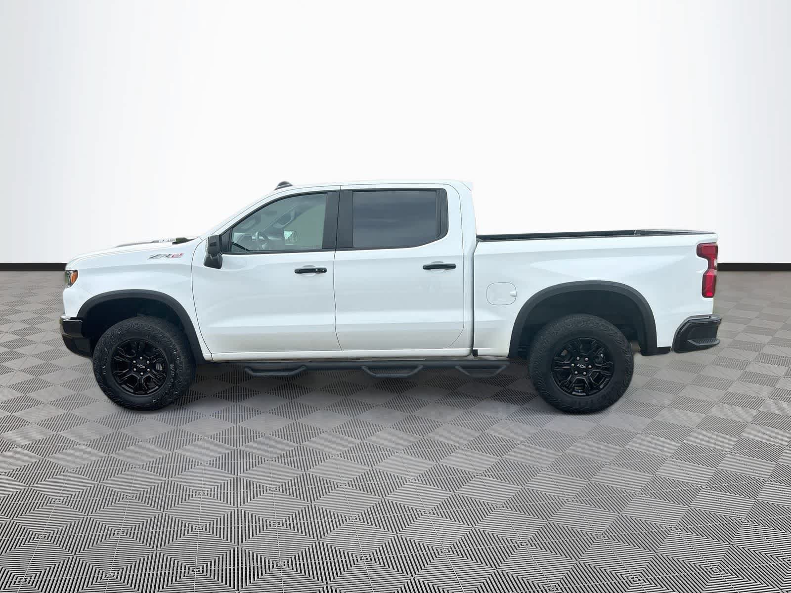 Used 2023 Chevrolet Silverado 1500 ZR2 w/ Technology Package AWD/4WD image 8