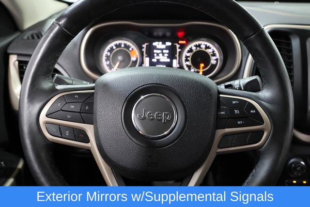 Used 2017 Jeep Cherokee Latitude w/ Safety/Convenience Group AWD/4WD image 18