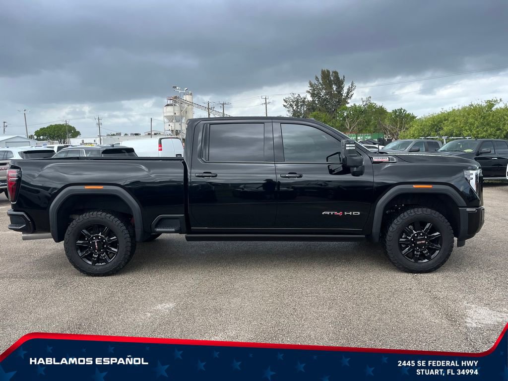 Used 2025 GMC Sierra 2500 AT4 w/ AT4 Premium Plus Package AWD/4WD image 4