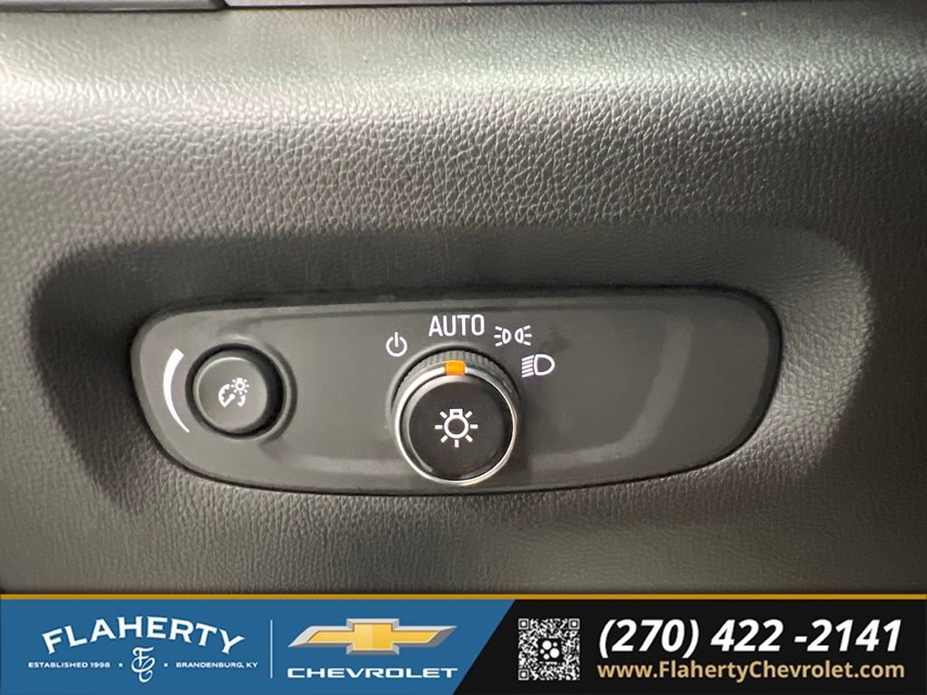 Used 2022 Chevrolet Traverse LT FWD image 23