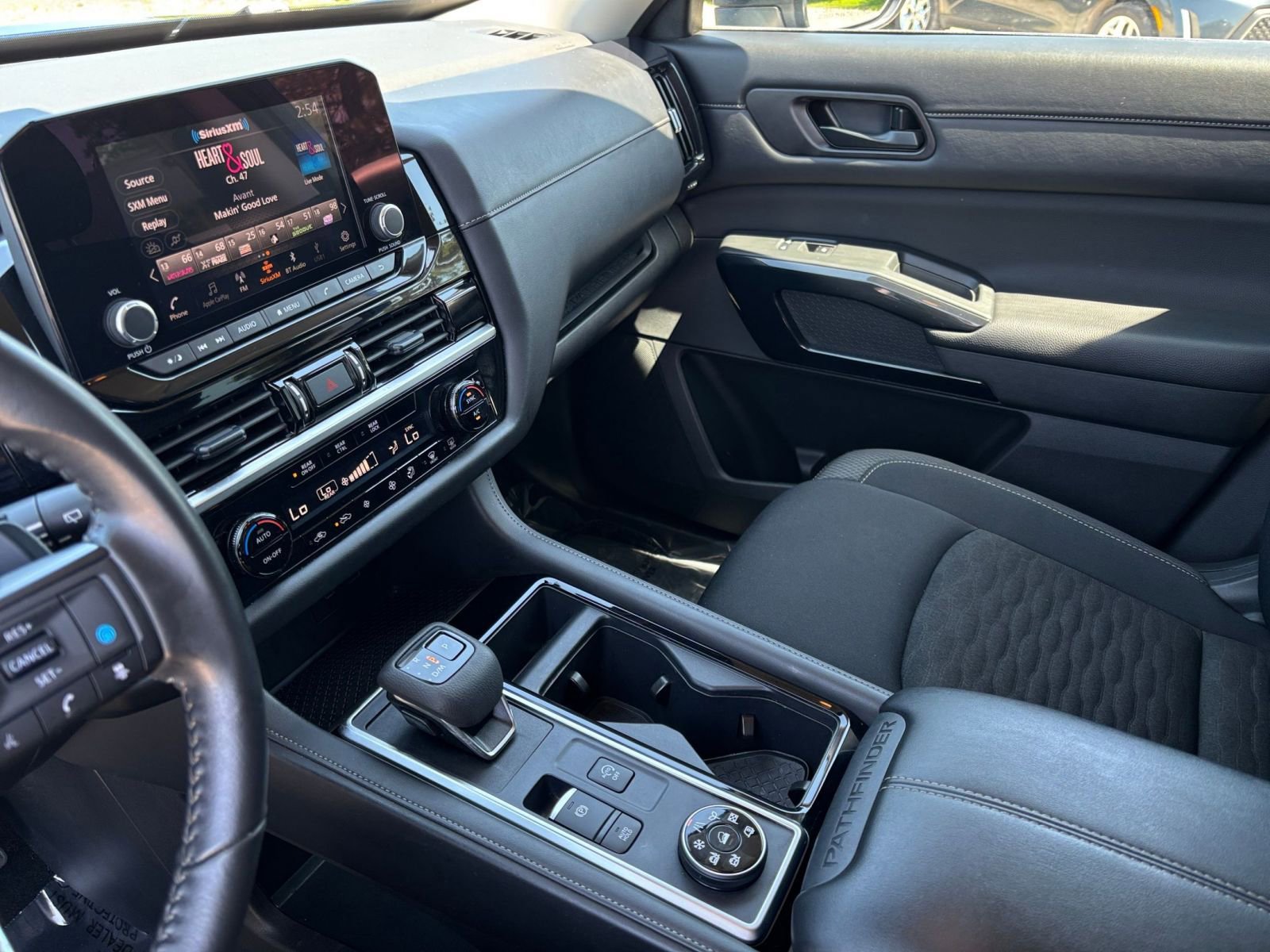 Used 2025 Nissan Pathfinder SV AWD/4WD image 44