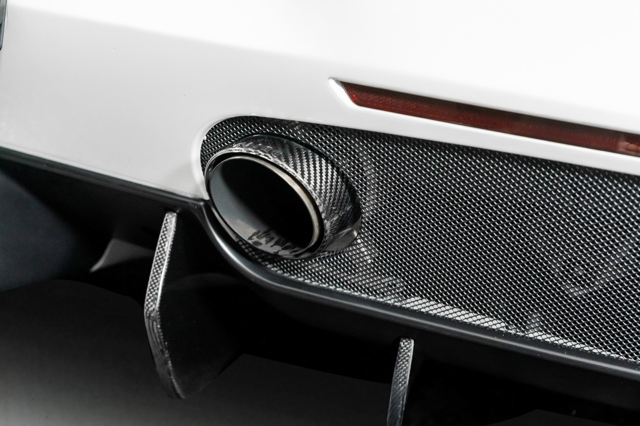 Used 2016 Ferrari 488 GTB Coupe Modified image 15