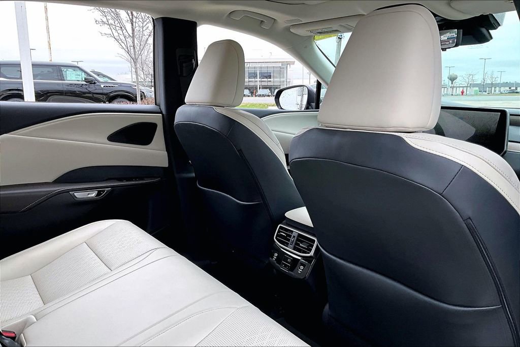 Used 2024 Lexus RX 350 Premium Plus w/ Convenience Package image 29