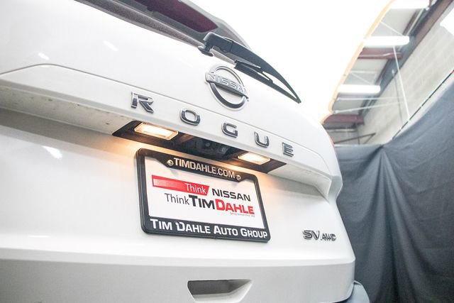 Used 2023 Nissan Rogue SV AWD/4WD image 13