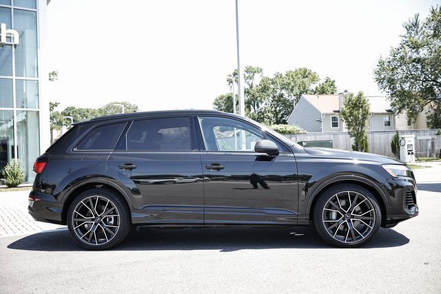 New 2025 Audi Q7 3.0T Prestige image 3