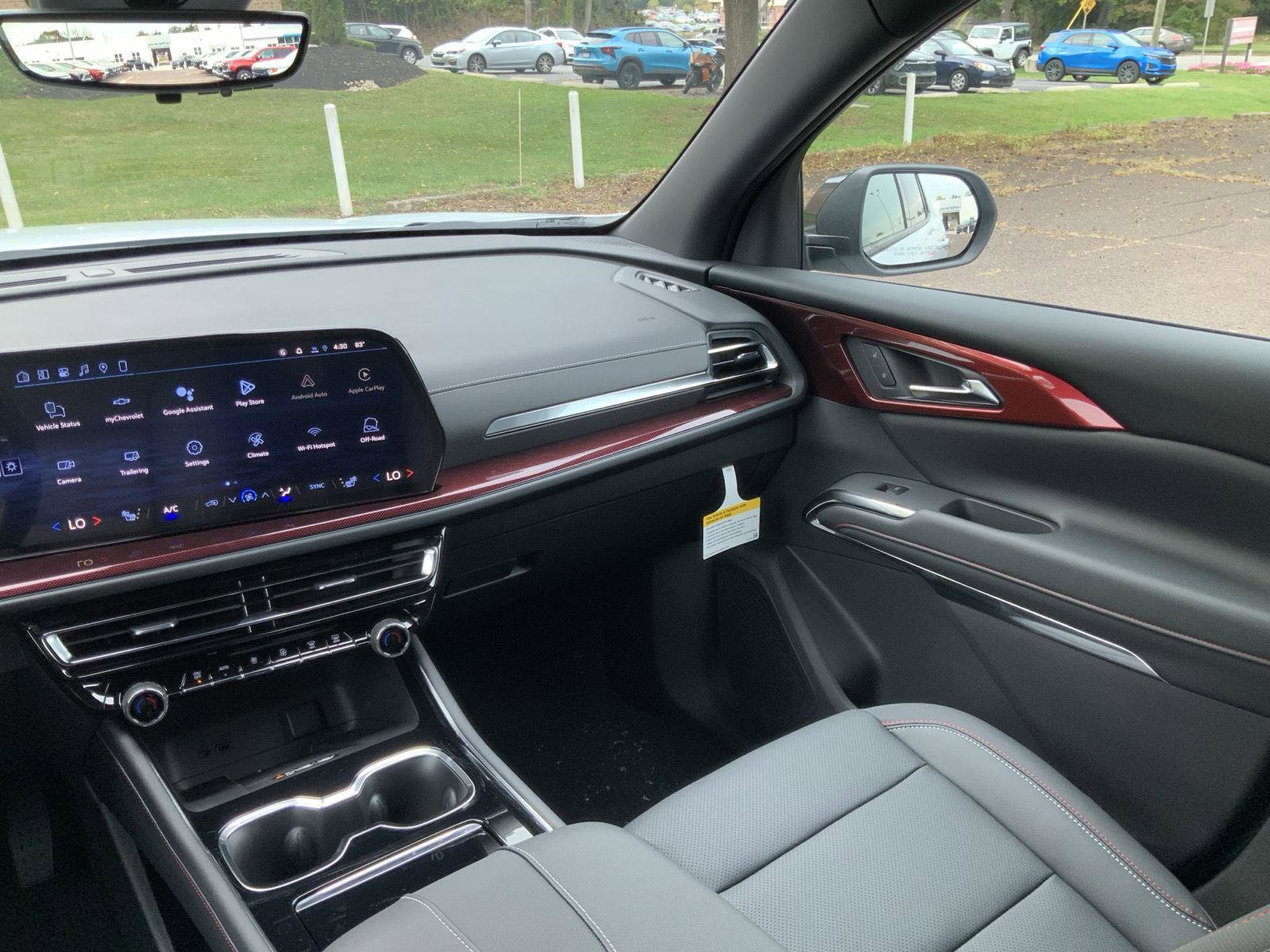 New 2026 Chevrolet Traverse Z71 w/ Driver Confidence Package image 16