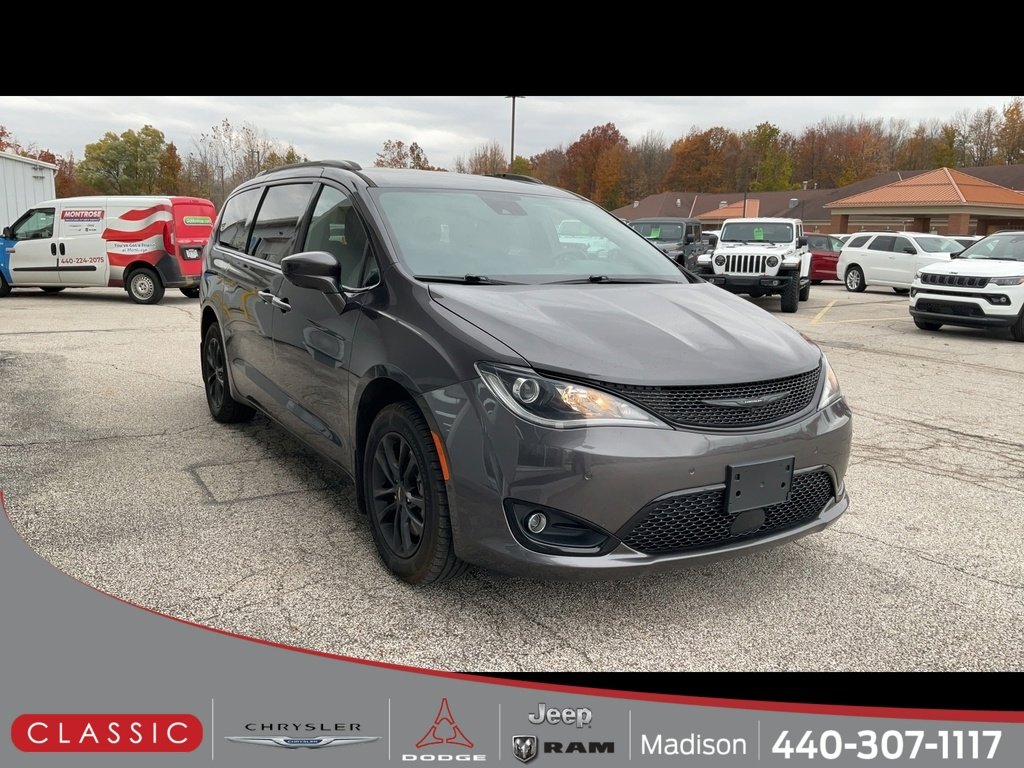 Used 2020 Chrysler Pacifica Touring-L w/ Advanced Safetytec Group
