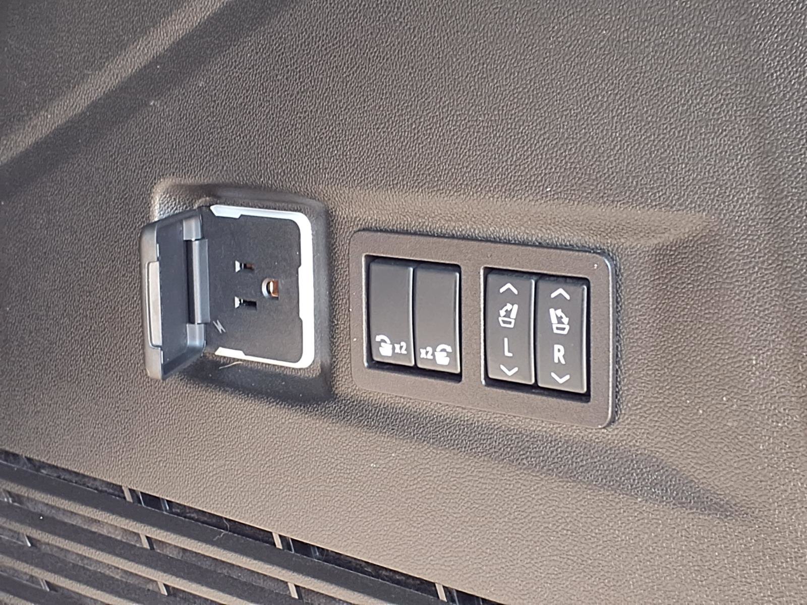 Used 2024 Chevrolet Tahoe Z71 w/ Z71 Off-Road Package image 7