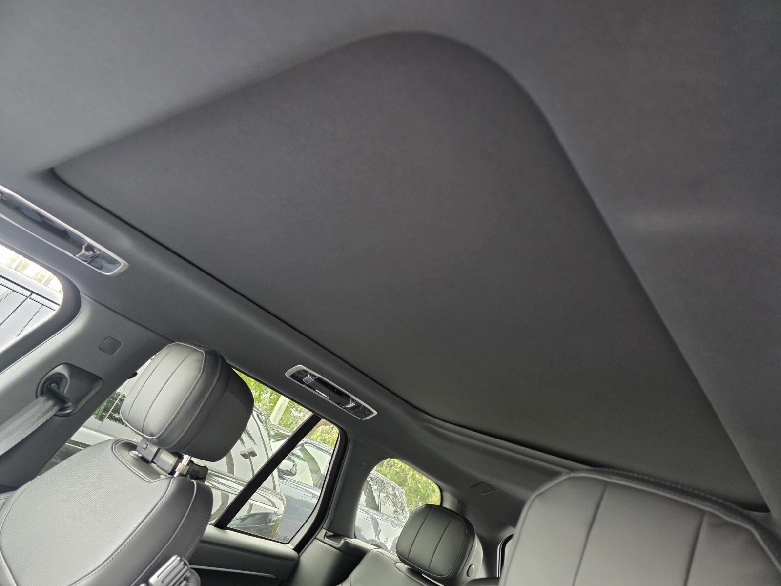 New 2026 Land Rover Range Rover SE image 11