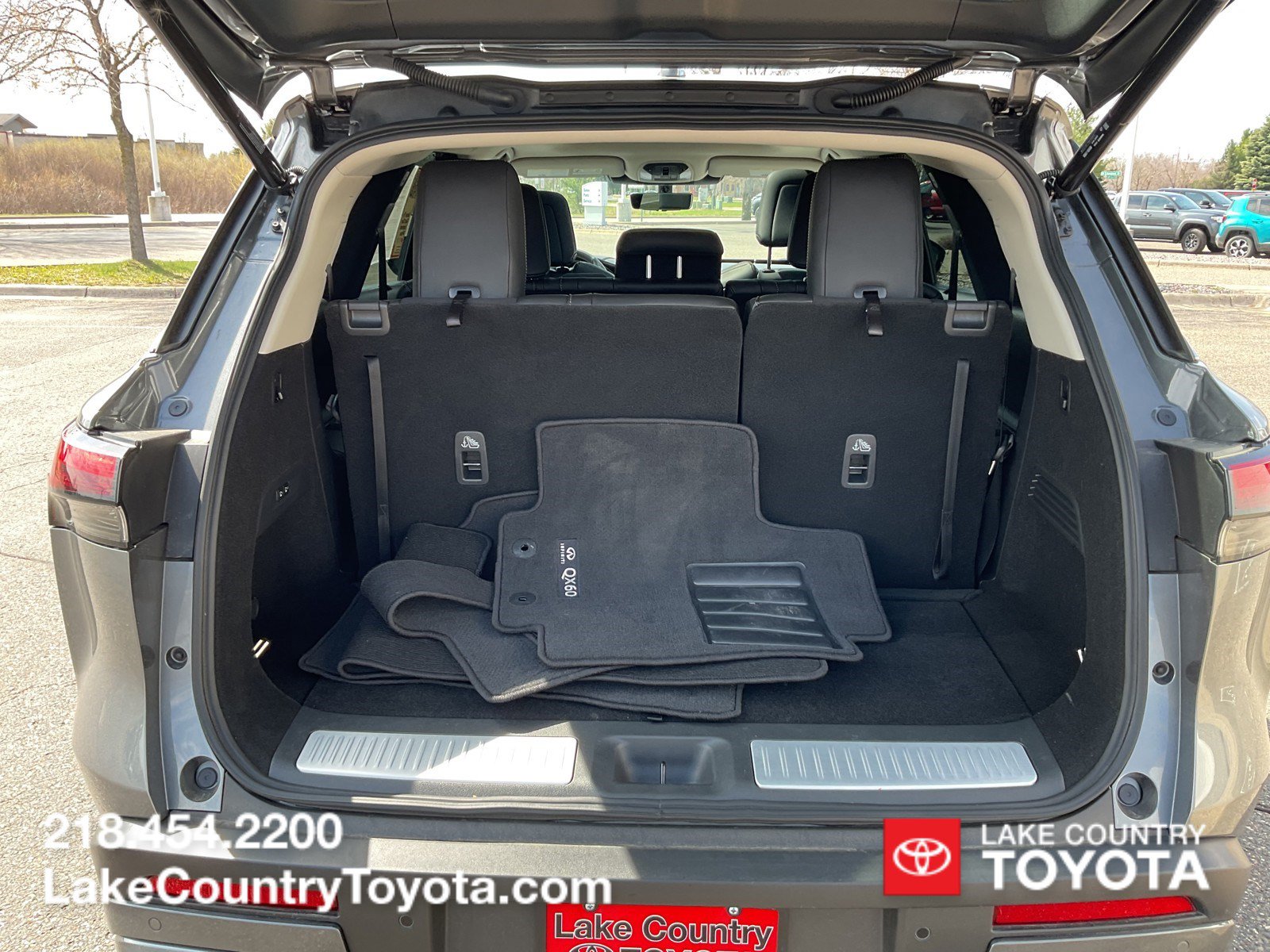 Used 2025 INFINITI QX60 Sensory AWD/4WD image 11