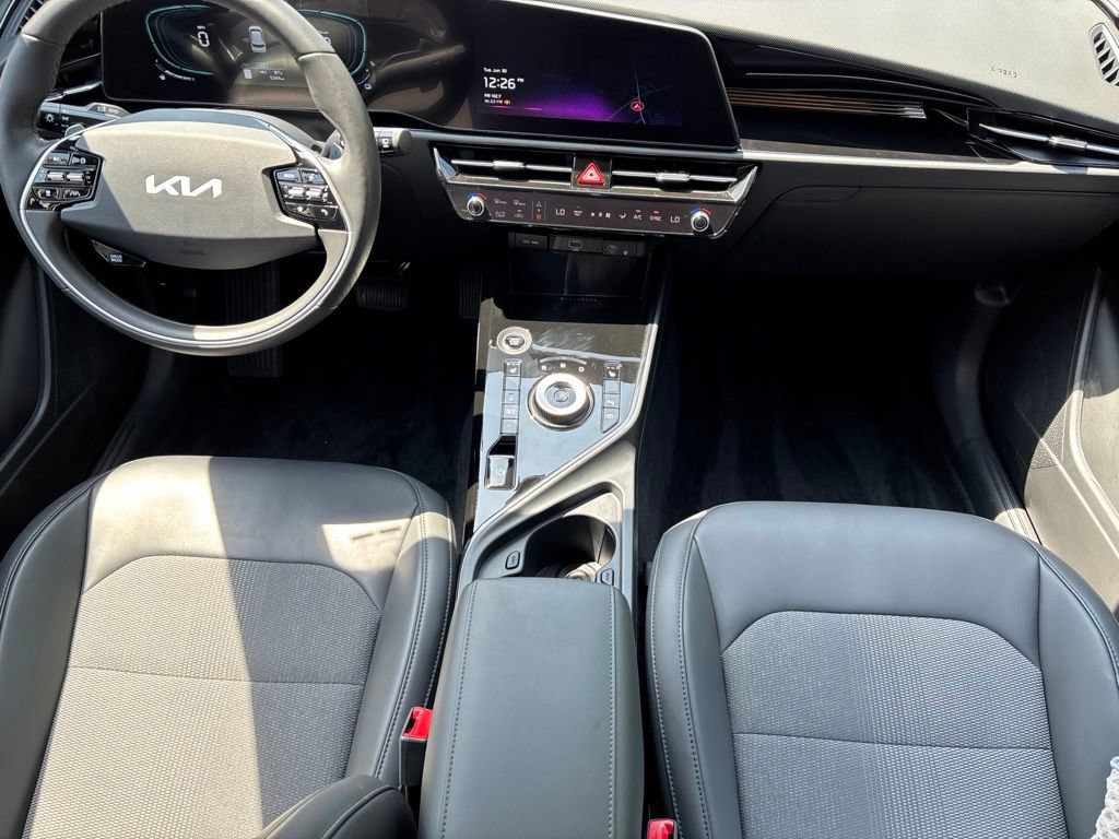 Used 2025 Kia Niro EX w/ EX Cold Weather Package FWD image 20