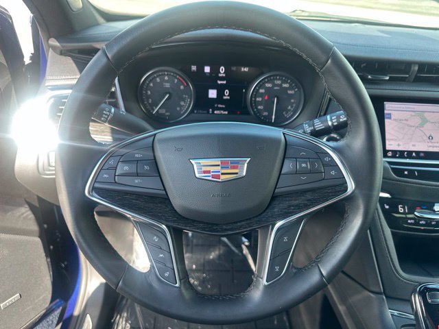 Used 2023 Cadillac XT5 Premium Luxury w/ Technology Package AWD/4WD image 16