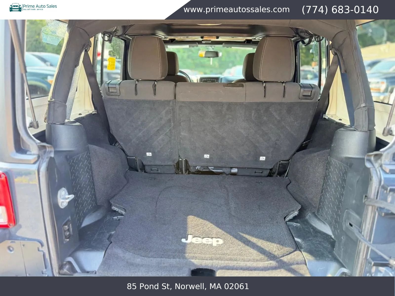 Used 2016 Jeep Wrangler Unlimited Sahara w/ Dual Top Group AWD/4WD image 9