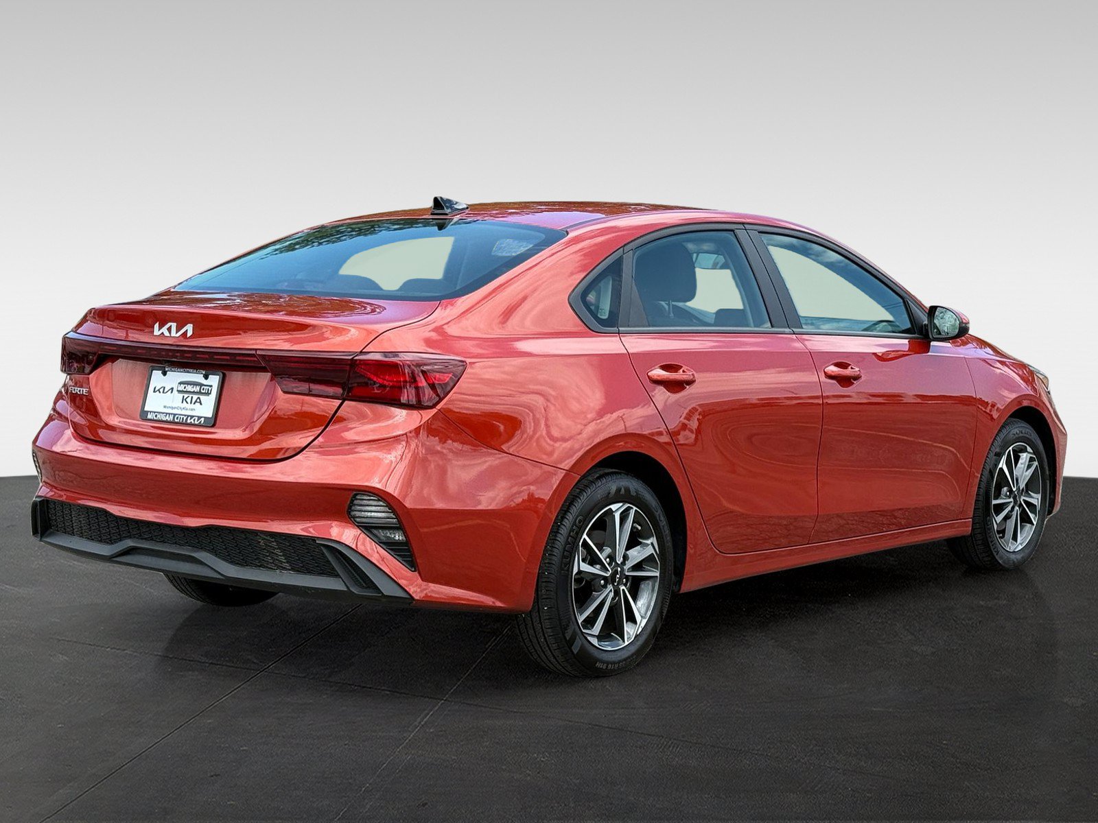 Used 2023 Kia Forte LXS w/ LXS Technology Package FWD image 5