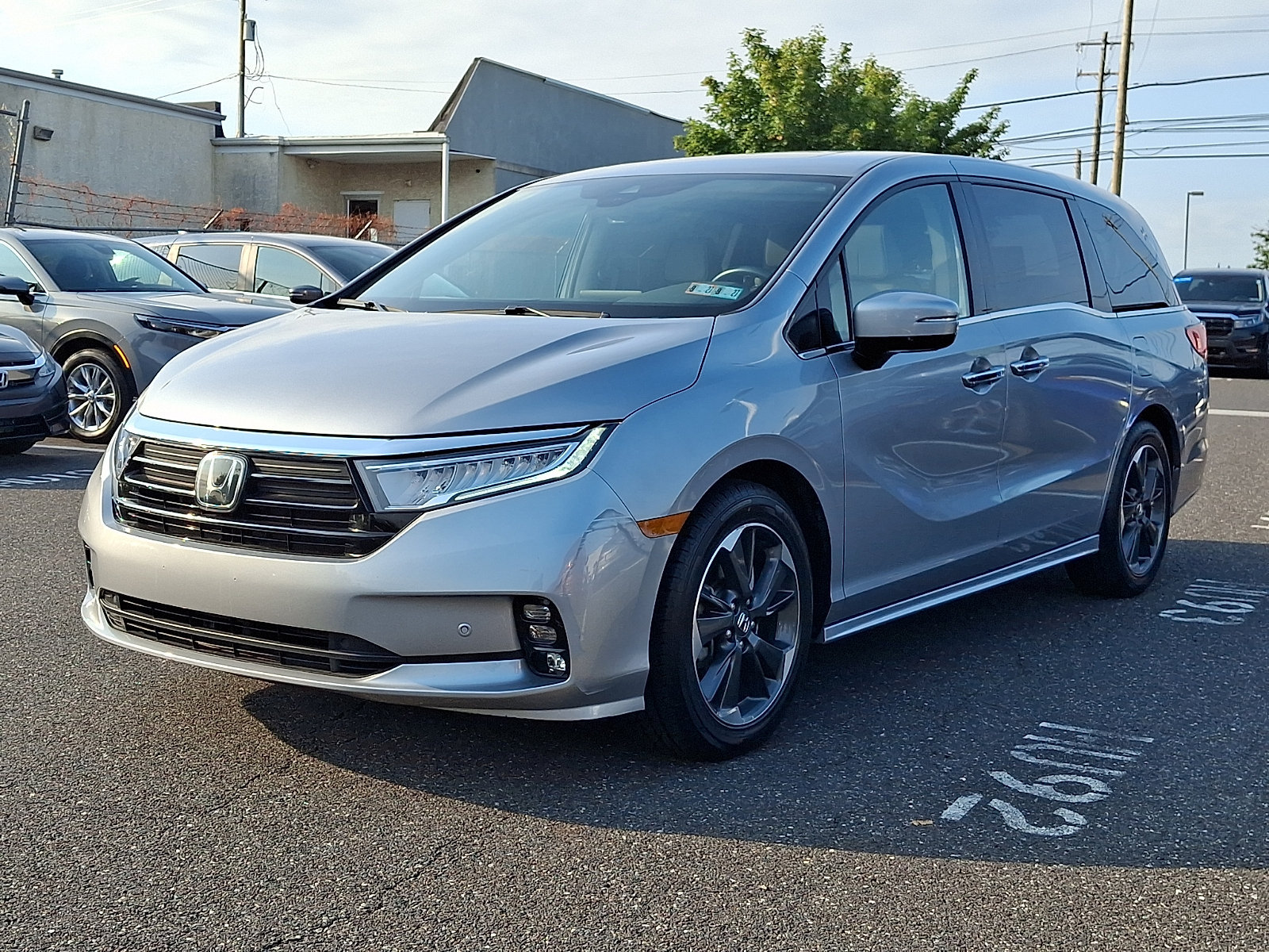 Used 2023 Honda Odyssey Elite image 3
