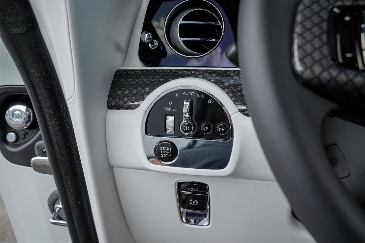 New 2025 Rolls-Royce Spectre Black Badge image 34