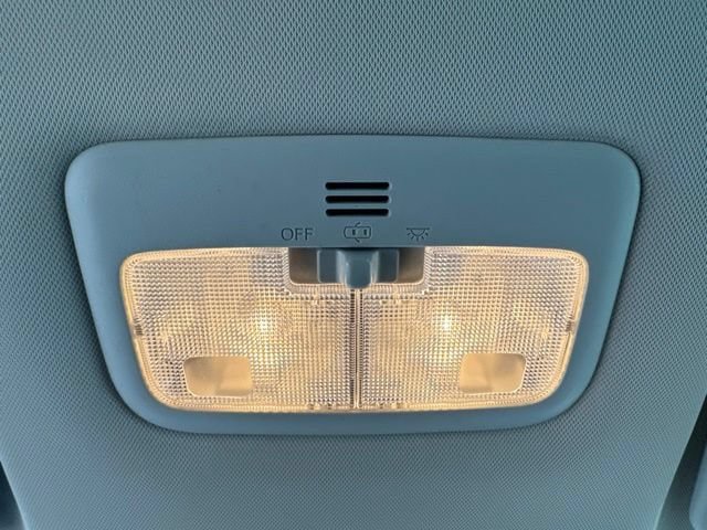 Used 2017 Toyota Corolla SE w/ Carpet Mat Package (TMS) FWD image 20
