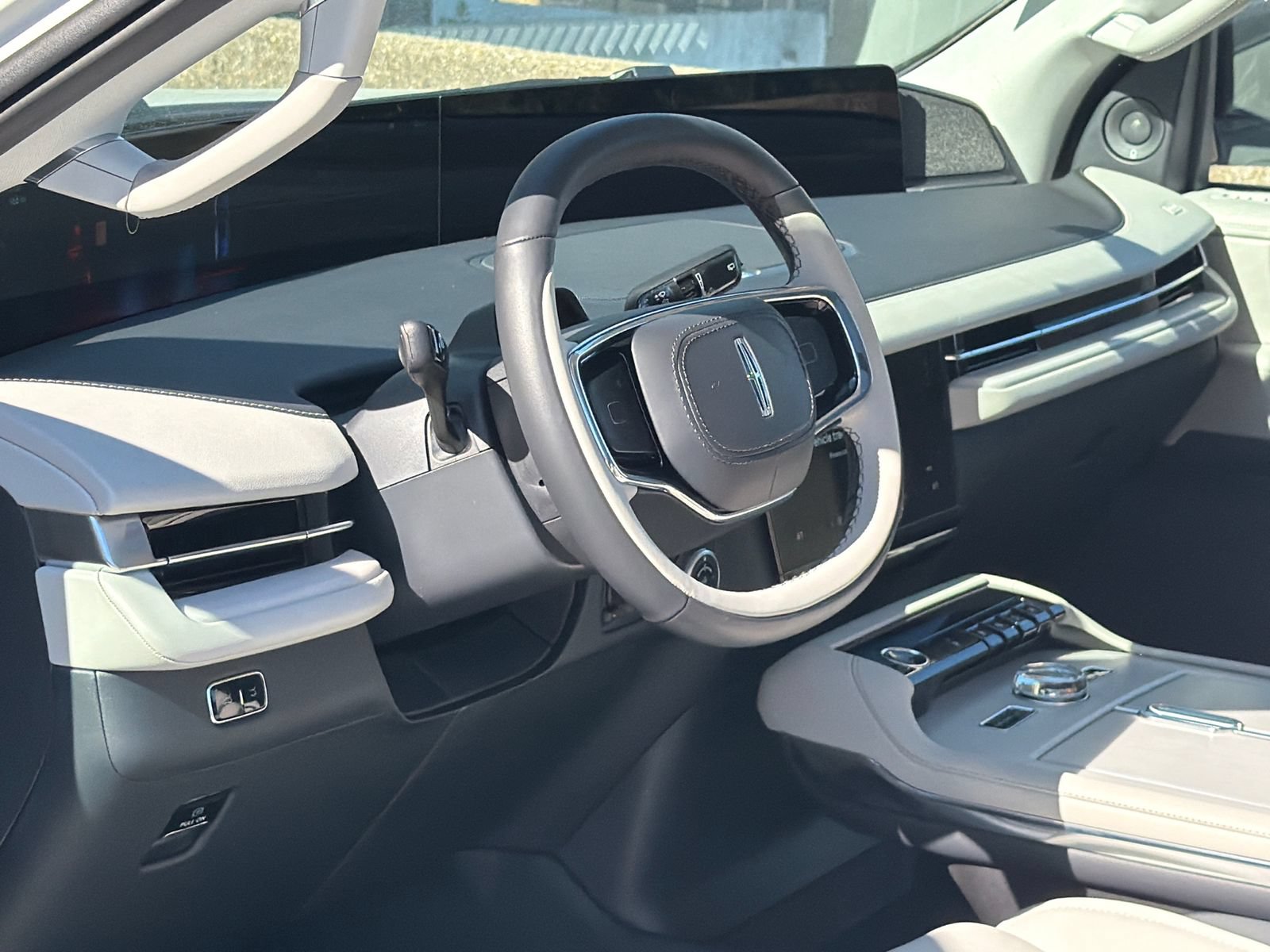 New 2026 Lincoln Navigator Reserve AWD/4WD image 16