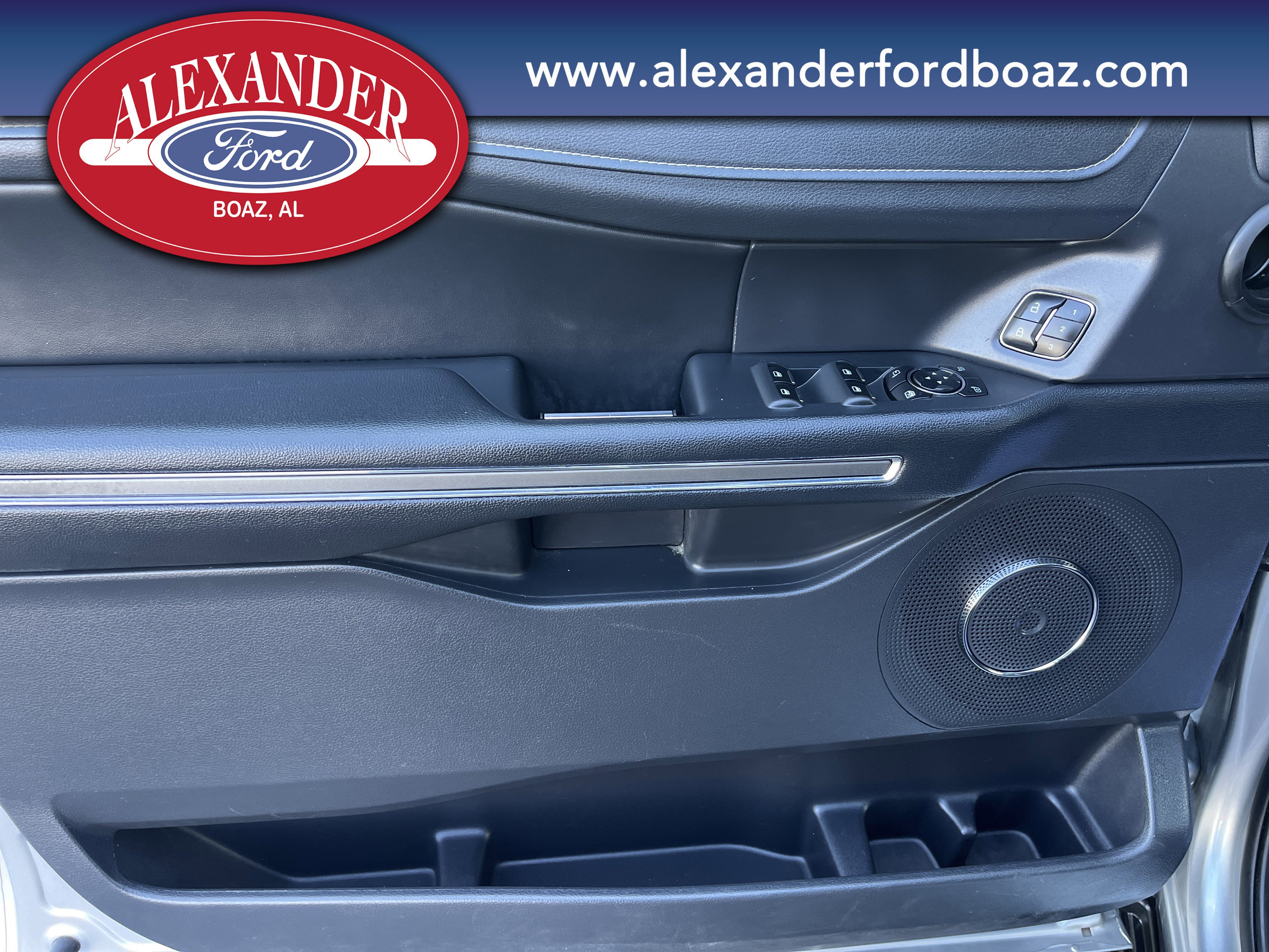 Used 2024 Ford Expedition XLT image 10