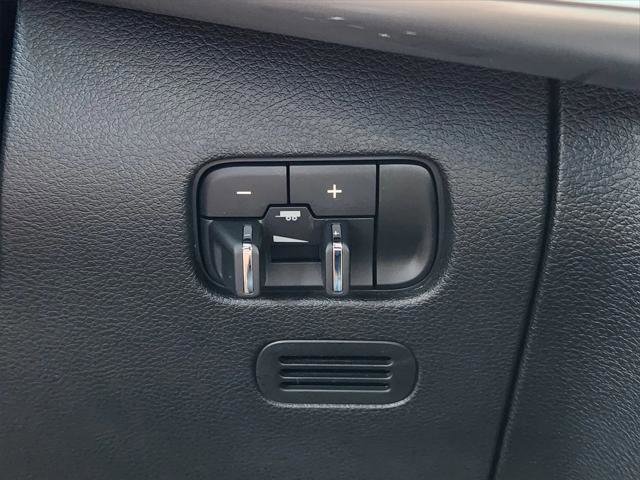 Certified 2025 Jeep Wagoneer Series II image 28