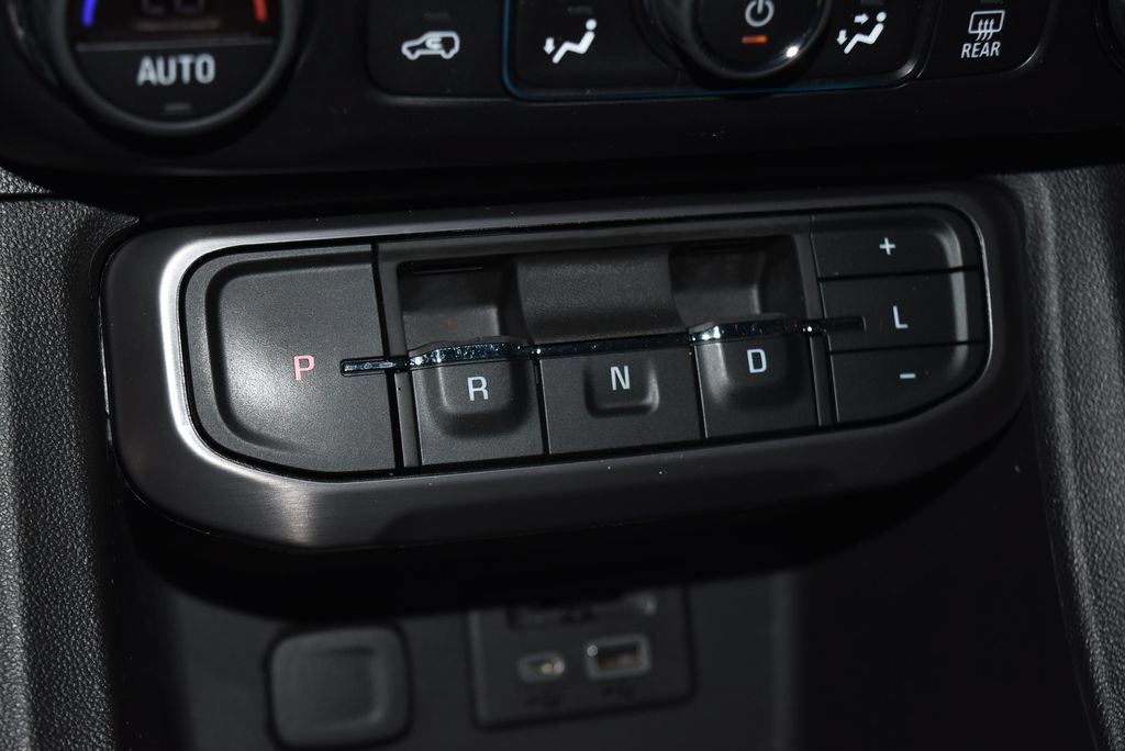 Used 2021 GMC Acadia AT4 w/ LPO, Adventure Package AWD/4WD image 14