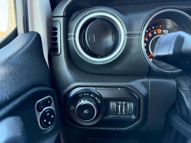 Used 2018 Jeep Wrangler Unlimited Moab w/ Quick Order Package 24M Moab image 18