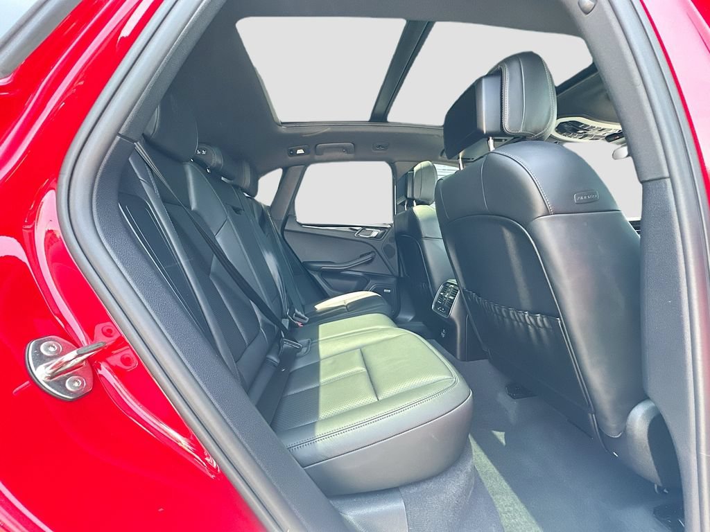 Certified 2022 Porsche Macan S AWD/4WD image 29