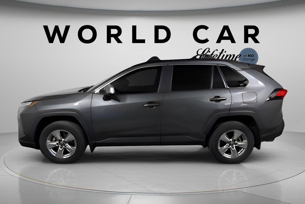 Used 2023 Toyota RAV4 XLE w/ Convenience Package image 4