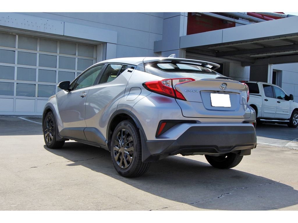 Used 2019 Toyota C-HR LE FWD image 3