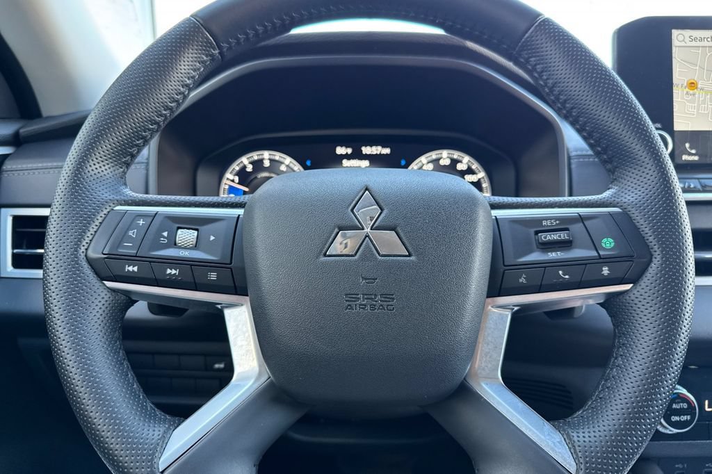 Used 2024 Mitsubishi Outlander SEL AWD/4WD image 25