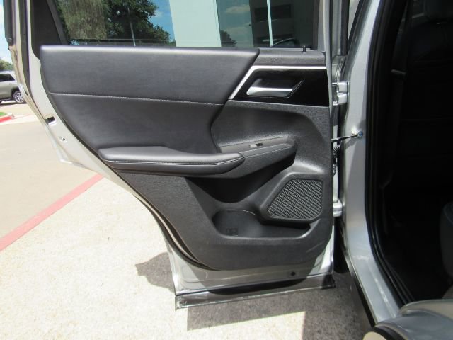 Used 2023 Mitsubishi Outlander SE image 18