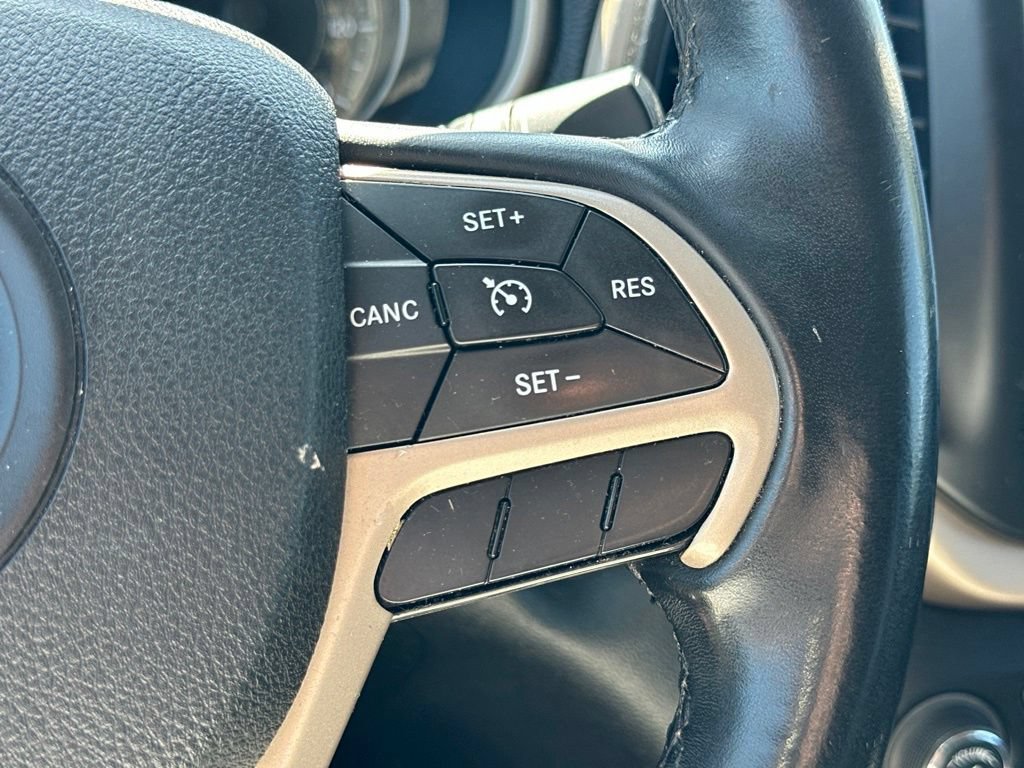 Used 2014 Jeep Cherokee Latitude w/ Comfort/Convenience Group AWD/4WD image 20