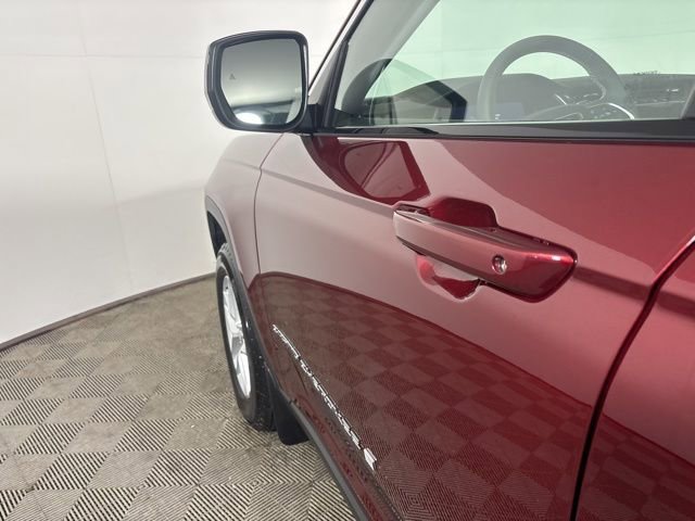 Used 2024 Jeep Grand Cherokee L Laredo image 12