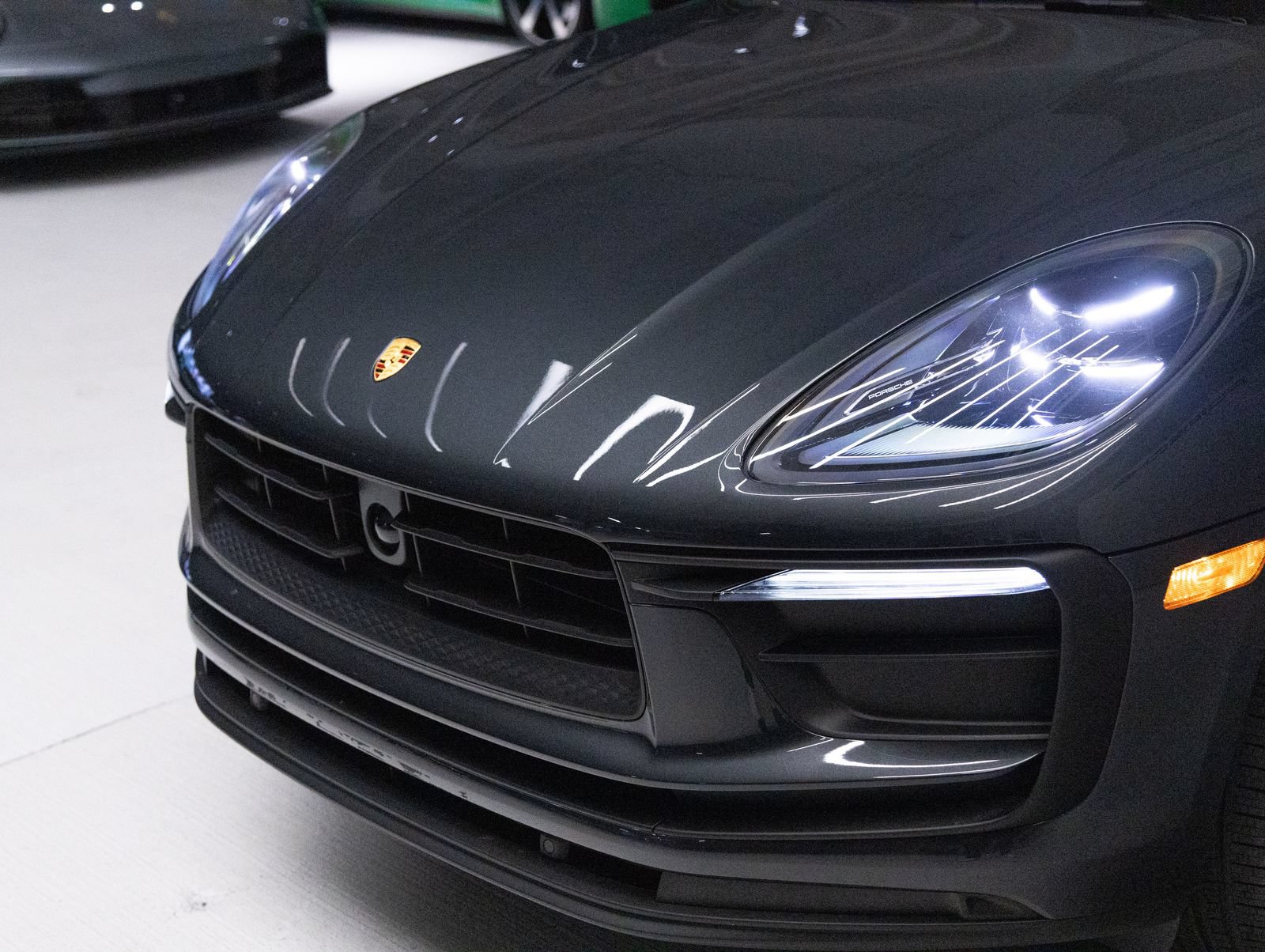 Certified 2026 Porsche Macan AWD/4WD image 32