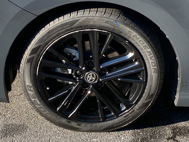 Used 2025 Toyota Camry SE w/ Convenience Package FWD image 5