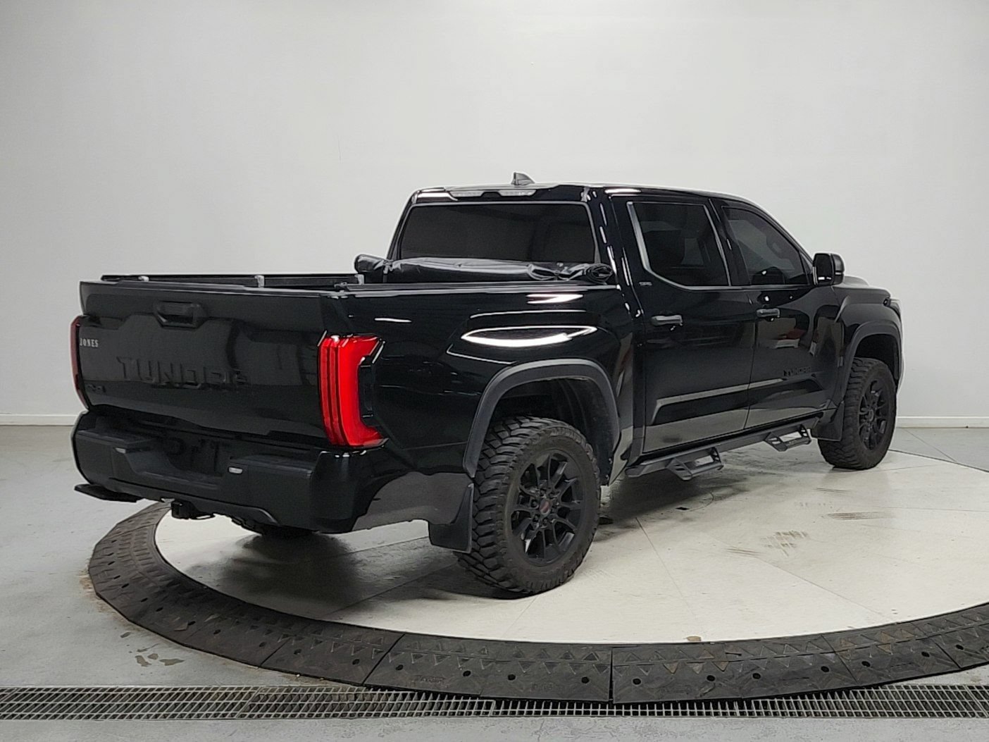 Used 2024 Toyota Tundra SR5 AWD/4WD image 7
