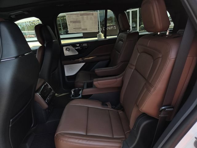 New 2026 Lincoln Aviator Reserve w/ Luxury Package RWD image 18