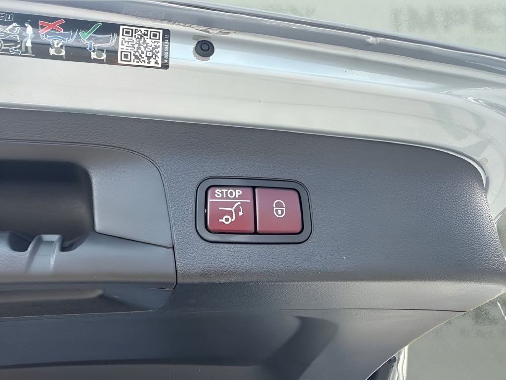 Used 2022 Mercedes-Benz GLS 450 4MATIC image 26
